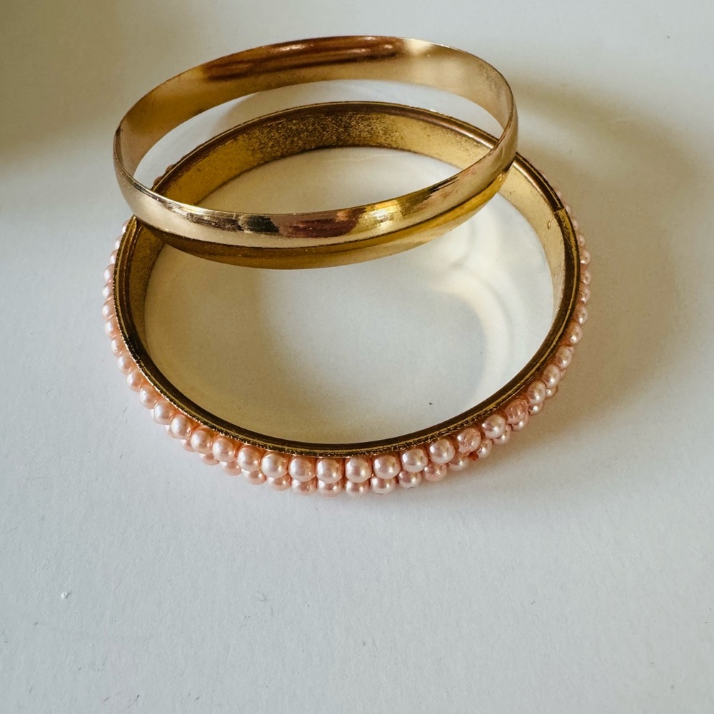 Elegant Gold and Pink Pearl Bangle Set